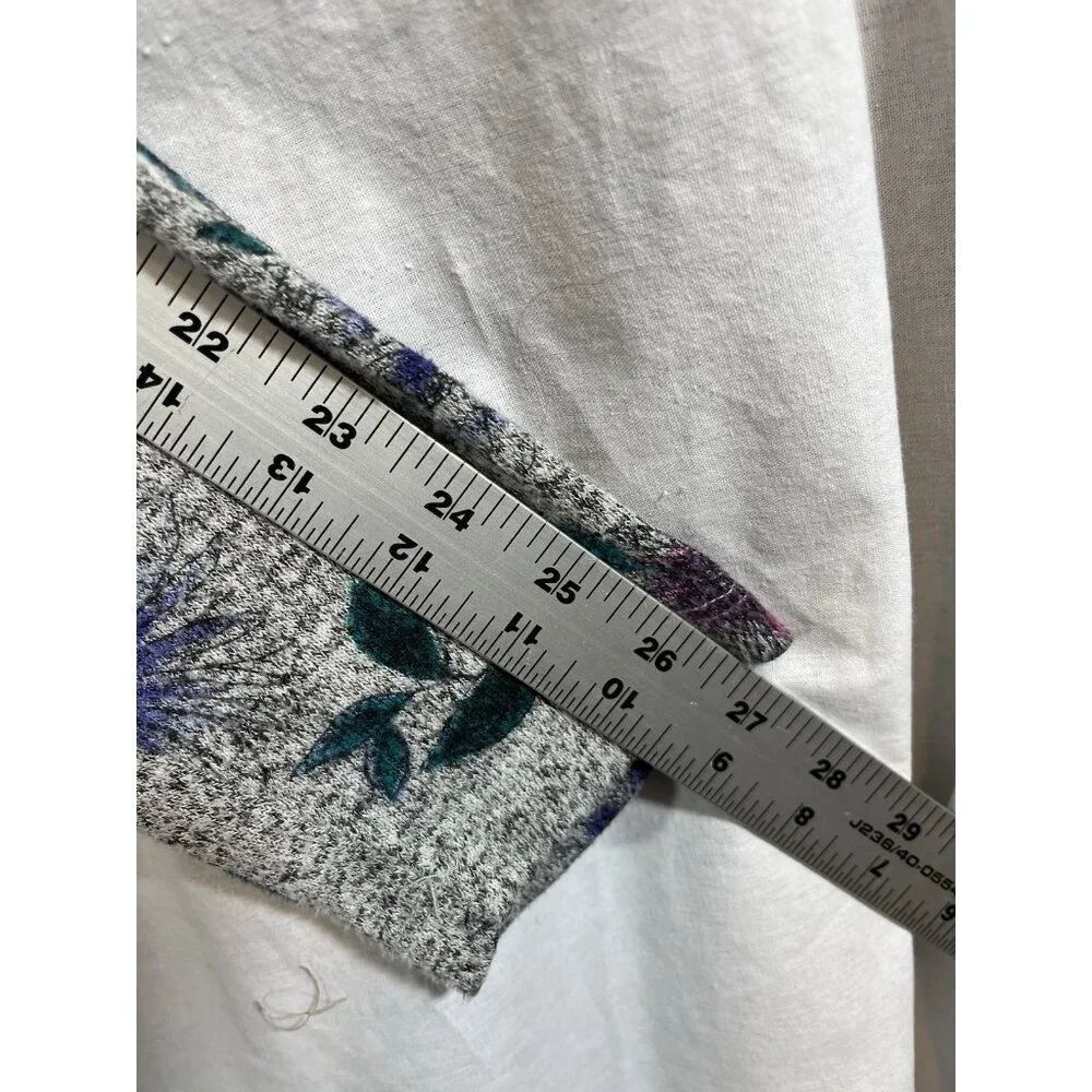 Lane Bryant Women’s 18/20 Gray Floral Long Sleeve Long Length Blouse - Picture 9 of 9